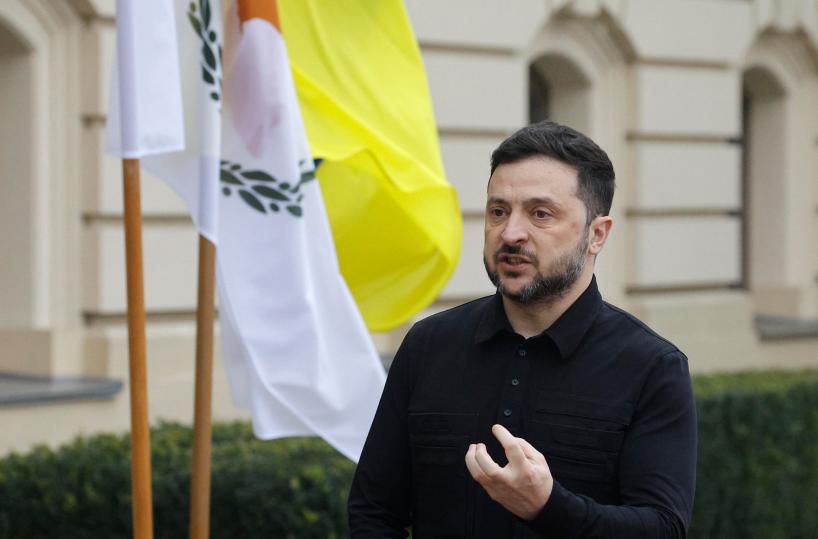 Zelensky lunedì a Londra incontrerà Starmer, Macron e Merz