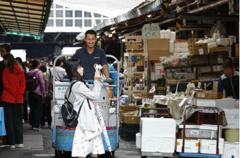 Allarme overtourism a Tokyo, Tsukiji chiede lo stop a visitatori