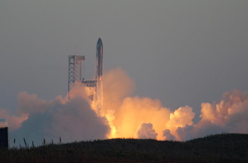 'SpaceX valutata 800 miliardi, sarebbe la prima societ&agrave; privata al mondo'