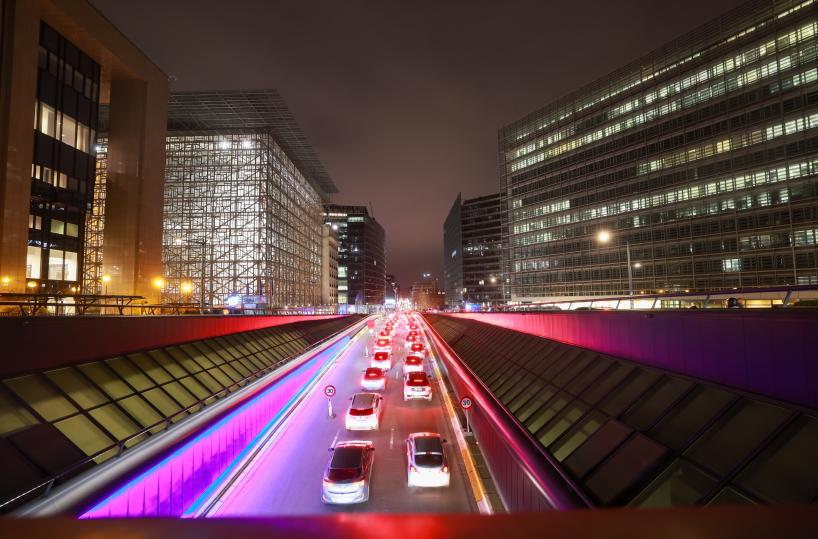 Commissione Ue, 'fondi per Kiev dagli asset o dal debito'