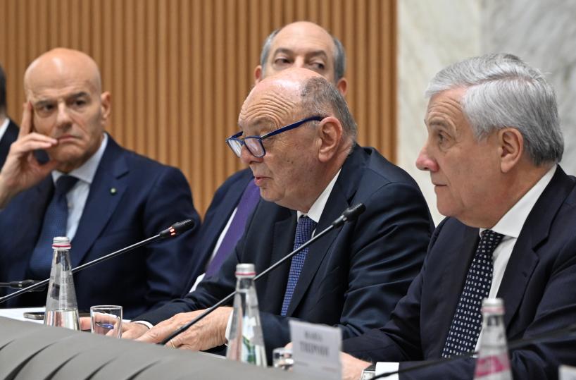 Pichetto, 'la nostra battaglia &egrave; a buon punto, no a solo auto elettriche'