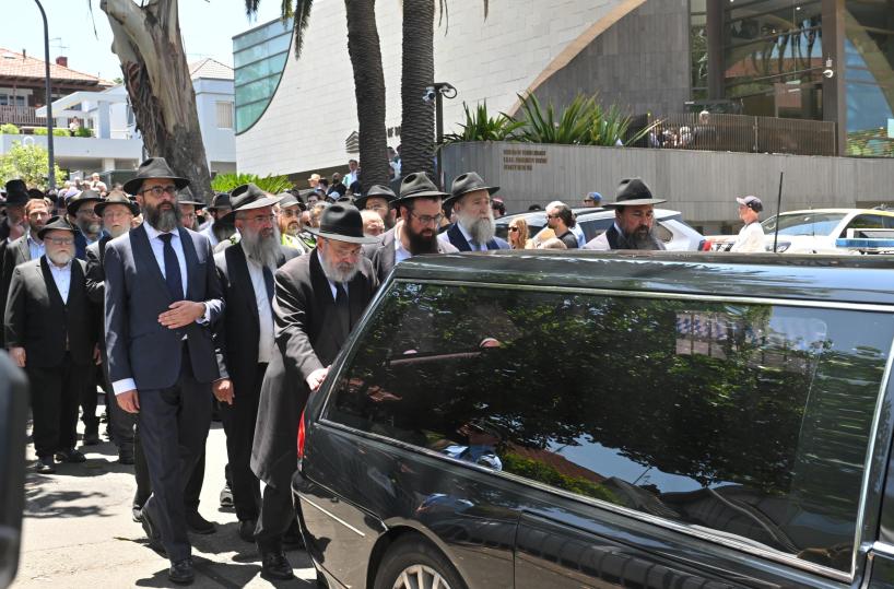 Primi funerali a Sidney delle vittime di Bondi beach