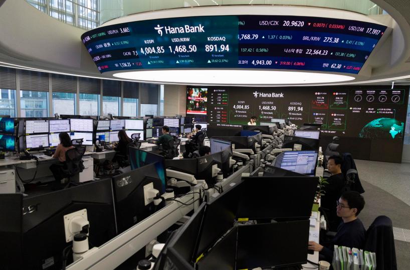Borsa: l'Asia chiude fiacca, tornano i timori per l'IA