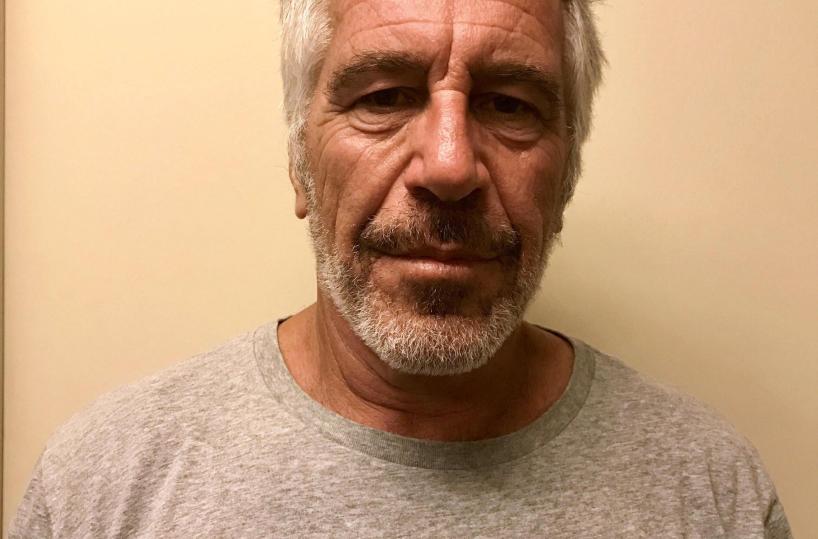 Nei file su Jeffrey Epstein trovati i nomi di oltre 1.200 vittime