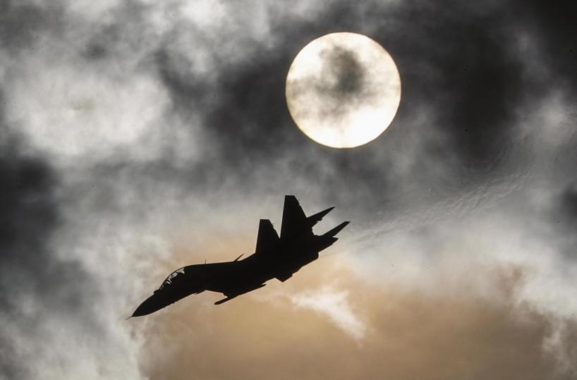 Kiev, 'droni su un aeroporto militare russo in Crimea, colpiti due caccia'