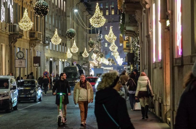 Luminarie, eventi, mercatini, addobbi di Natale, i Comuni spendono quasi 400 milioni