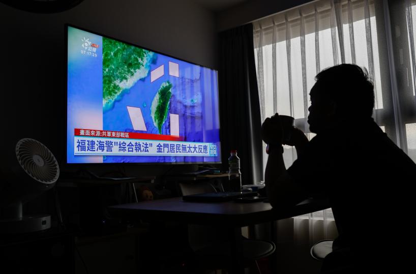 Pechino spara razzi durante l'esercitazione intorno a Taiwan, 130 aerei vicino l'isola