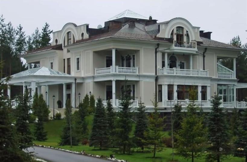 Mosca mostra in video drone che avrebbe attaccato la residenza di Putin