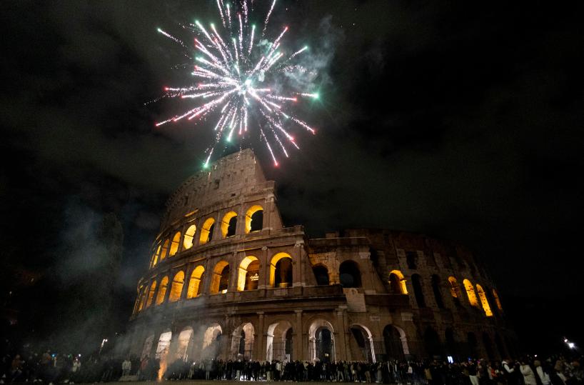 Per i botti di Capodanno 1 morto e 283 feriti. L'anno scorso furono 309