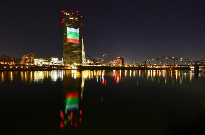 Bulgaria introduce l'euro. Lagarde, 'Benvenuti nella famiglia'