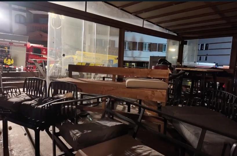 Il bar di Crans-Montana &egrave; di una coppia francese, 'la donna ferita a un braccio'