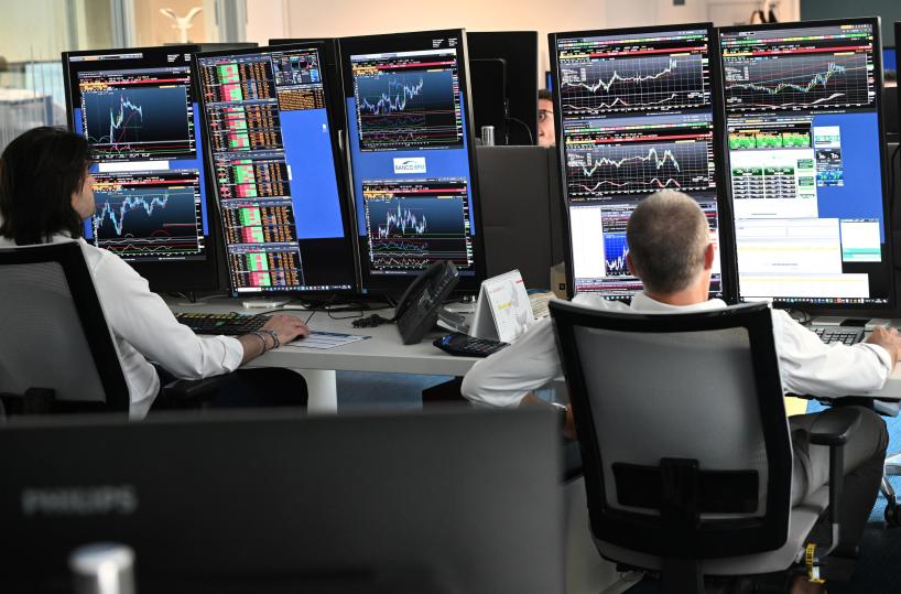 Borsa: Milano in rialzo supera i 45mila punti, ai massimi dal 2000