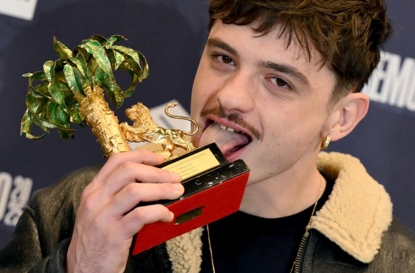 La musica italiana domina le classifiche 2025, Olly in vetta tra album e singoli