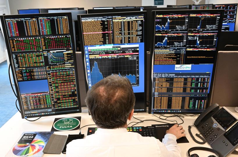 Borsa: l'Europa positiva attende Wall Street, Milano +0,6%