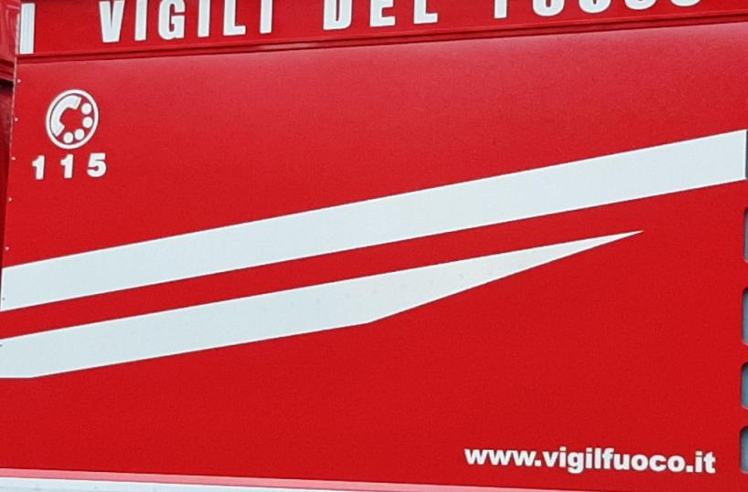 ++ Assalto a portavalori lungo la A14 con chiodi e fumogeni ++