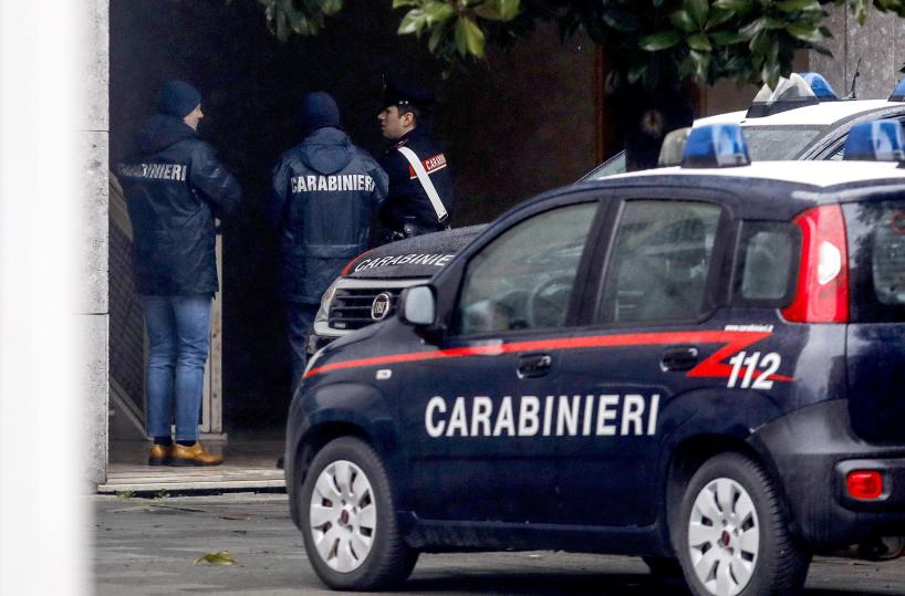 Difende un amico da rapina, quindicenne accoltellato a Milano