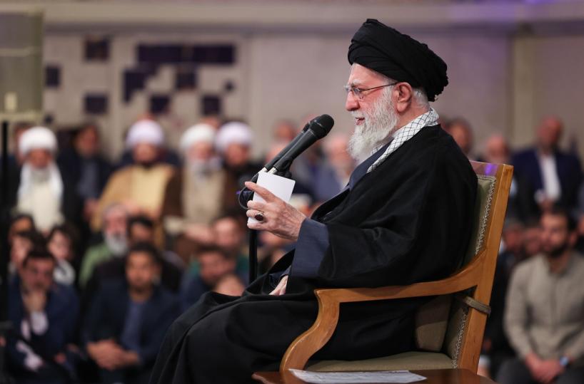 Khamenei, 'Trump ha mani sporche di sangue degli iraniani'