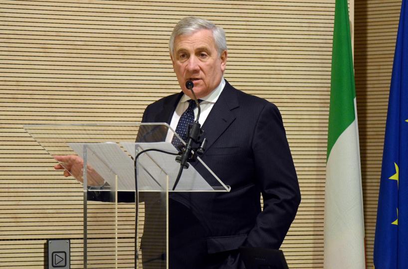 Tajani, innalzare relazioni con Caracas con presenza ambasciatore