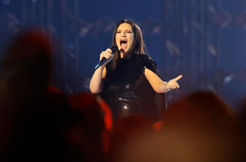Carlo Conti, Laura Pausini co-conduttrice delle cinque serate di Sanremo