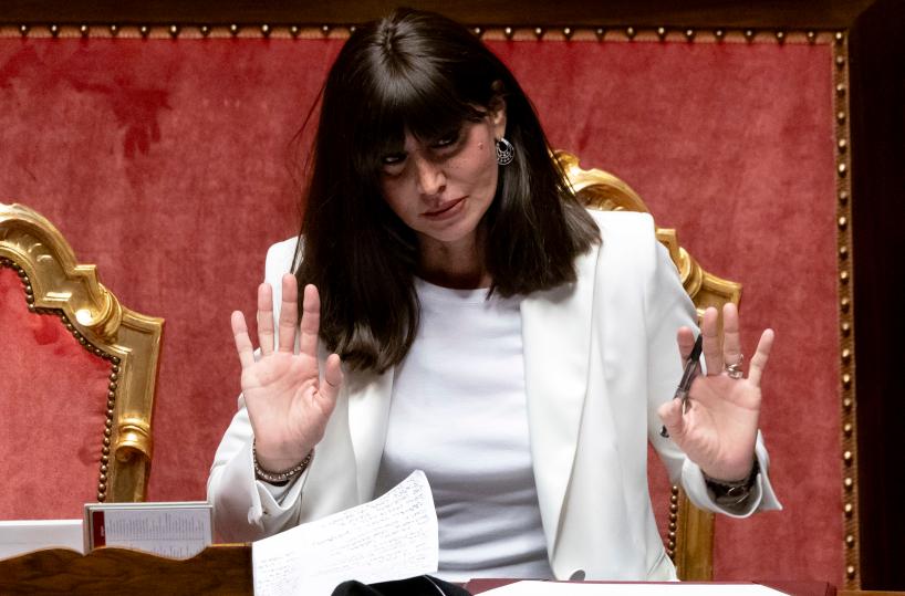 Bernini, gli studenti di Medicina a Tirana pagheranno le stesse tasse di Roma