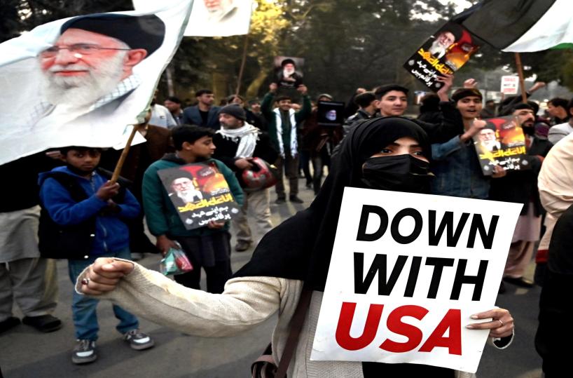 Gli Usa avvisano i propri cittadini: 'Lasciate subito l'Iran subito'