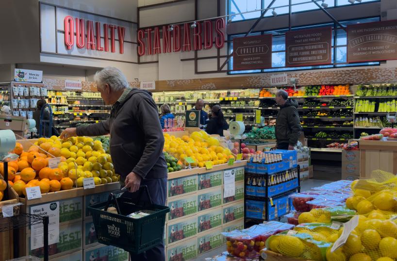 Le vendite al dettaglio negli Usa salgono dello 0,6%, sopra le attese