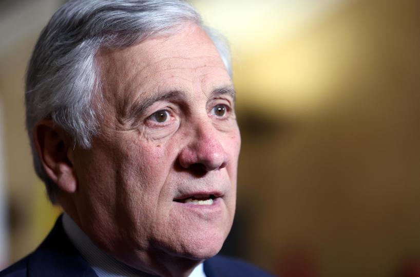 Farnesina, 'italiani che possono farlo lascino l'Iran'