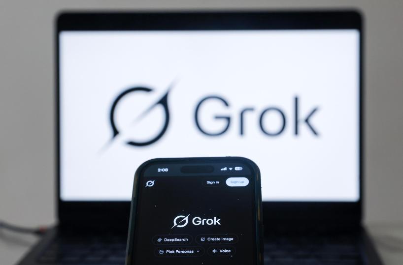 X annuncia misure per impedire a Grok di 'spogliare' persone reali