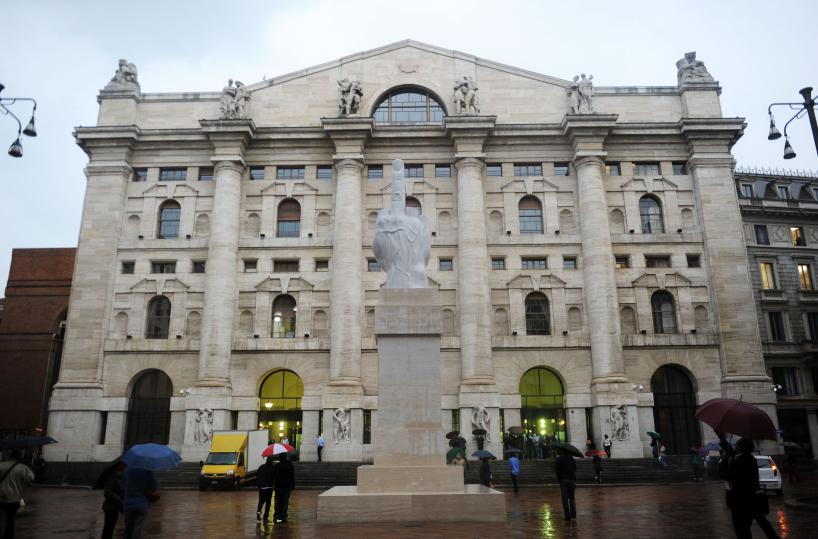 Borsa: Milano sale (+0,45%), sprint si Banco Bpm e Unicredit, cede Mps