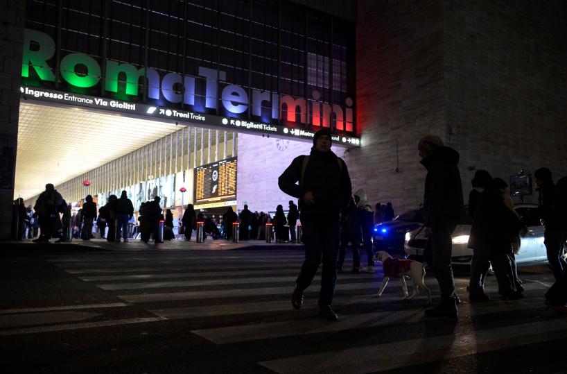 ++ Controlli a Termini, sequestrati 6 milioni di articoli contraffatti ++