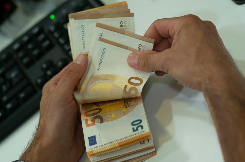 Risalgono tassi mutui, per la casa al 3,37% a dicembre