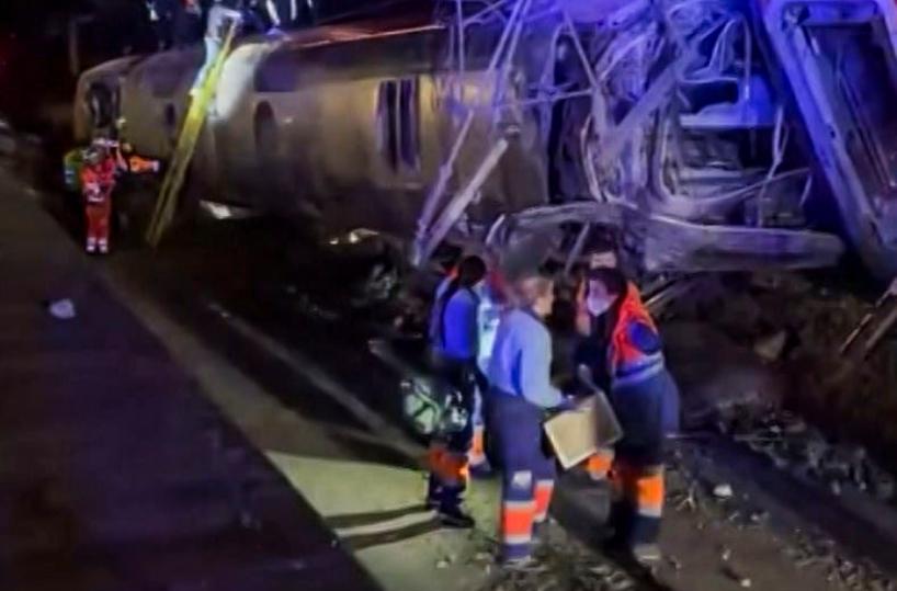 Sono salite a 10 le vittime del deragliamento di 2 treni in Spagna