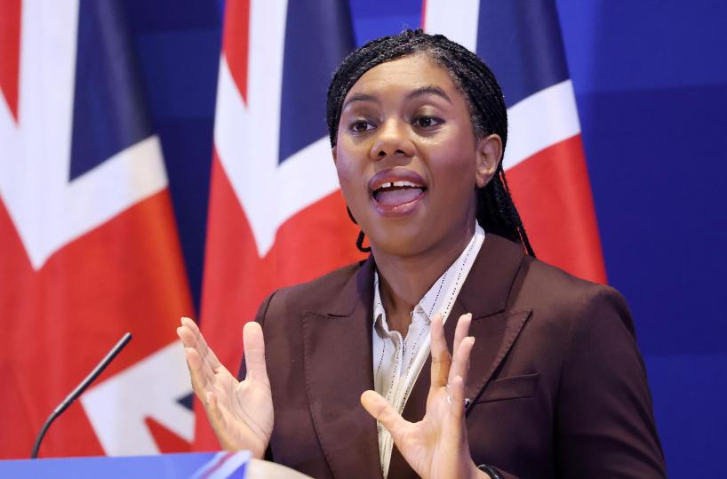 Bufera Tory, Badenoch d&agrave; ultimatum ai deputati di destra su defezioni verso Farage