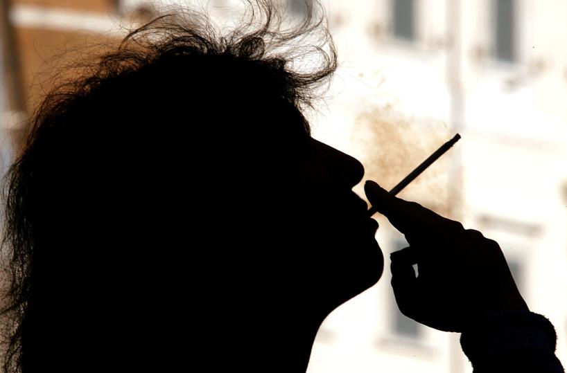 Tumore ai polmoni e fumo, segnali positivi per le donne in Ue