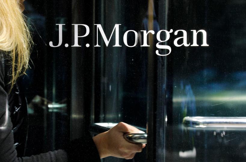 Trump fa causa a JPMorgan e al suo ceo, chiede 5 miliardi