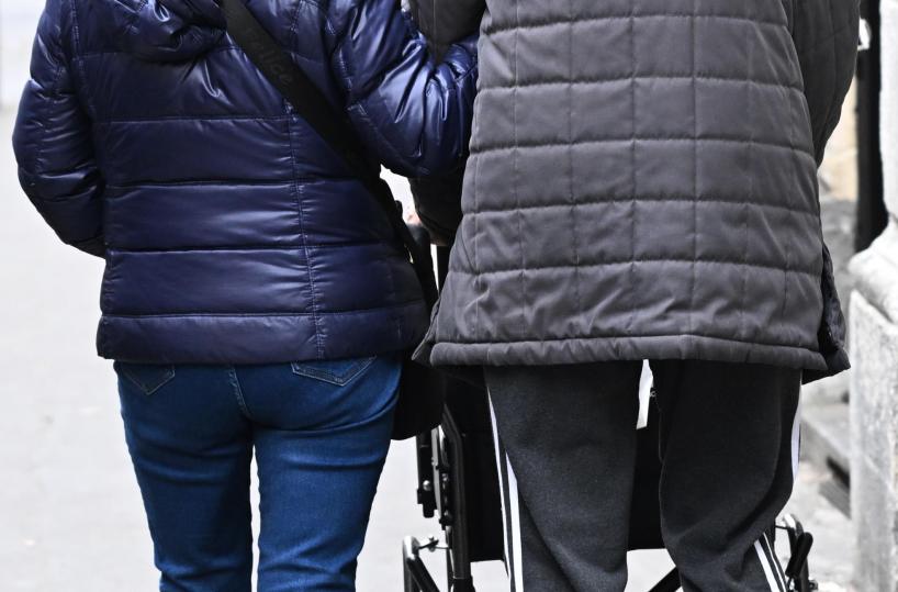 In Italia 814 mila lavoratori domestici regolari, nel sommerso quasi 1 su 2