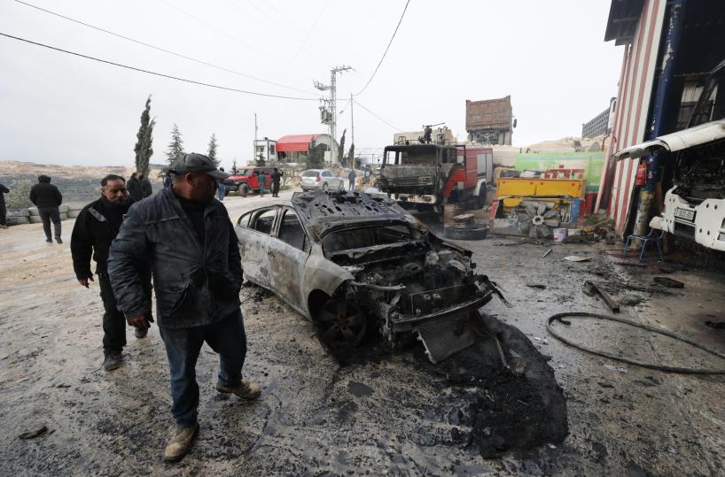 Fonti, carabinieri fatti inginocchiare sotto minaccia di armi da colono