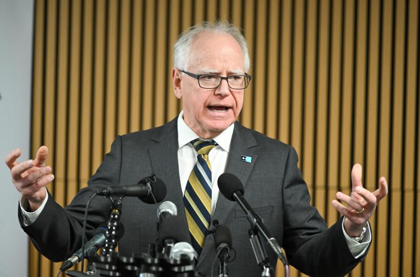 Walz, Trump valuter&agrave; riduzione agenti Ice in Minnesota