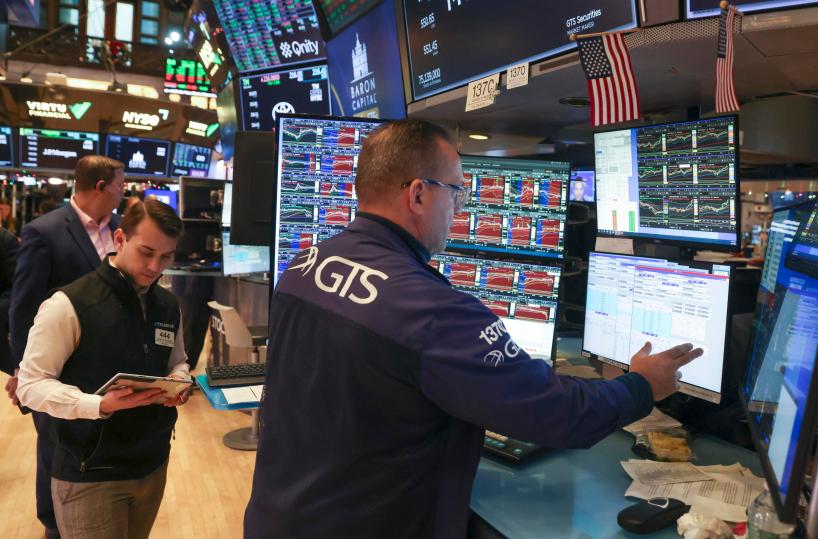 Wall Street apre in rialzo, S&P 500 supera per la prima volta i 7.000 punti
