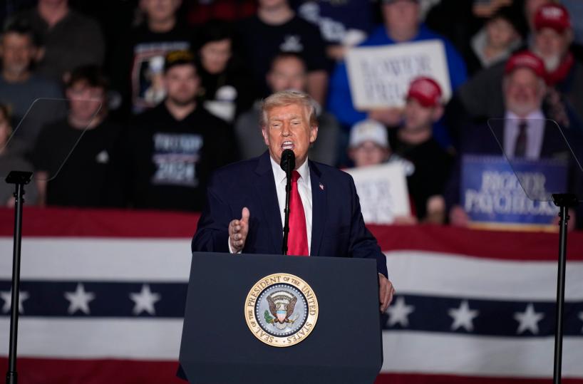 Trump, 'il tempo stringe, l'Iran si sieda al tavolo e negozi'