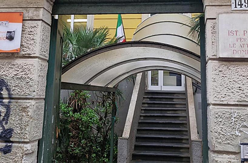 ++ Controlli con metal detector davanti scuola di Abanoub Youssef ++