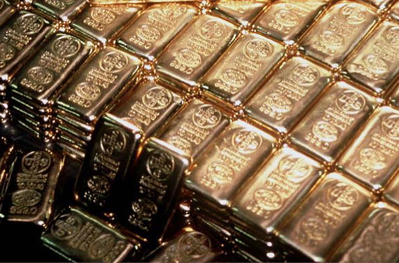 L'oro scende sotto 5.000 dollari, argento a picco del 17% a 95 dollari