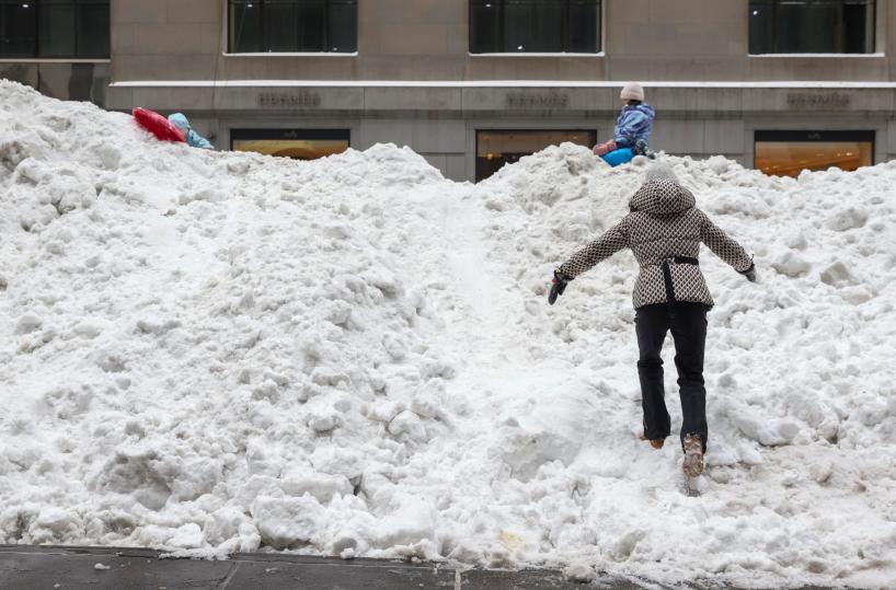 Tempesta di neve si abbatte sul sud degli Usa, cancellati migliaia di voli
