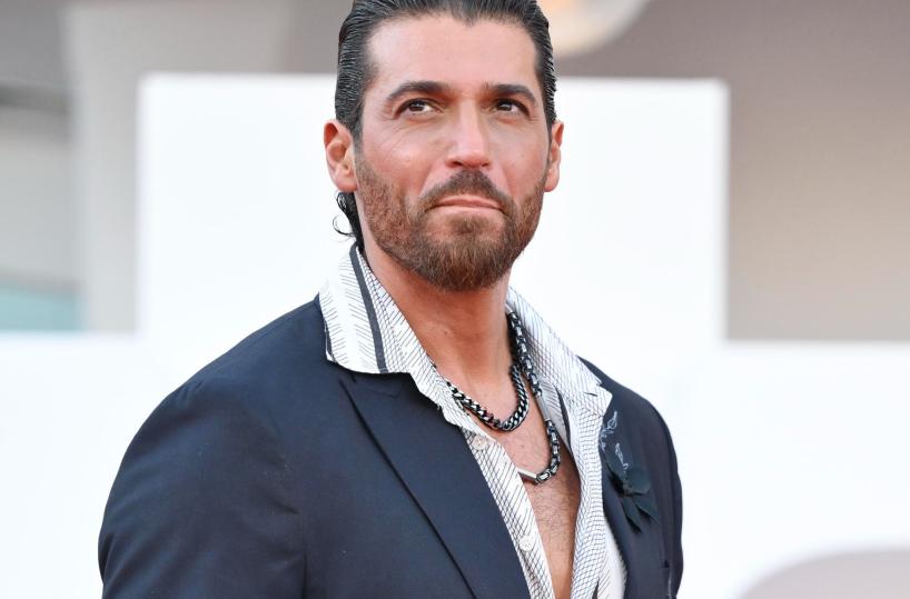 Can Yaman co-conduttore a Sanremo 2026