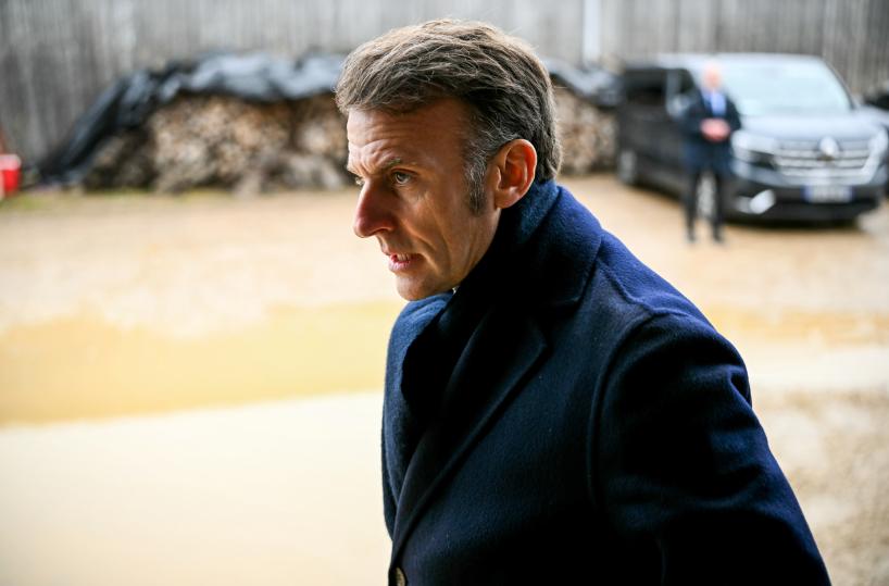 Macron, 'si lavora alla ripresa del dialogo con Putin'