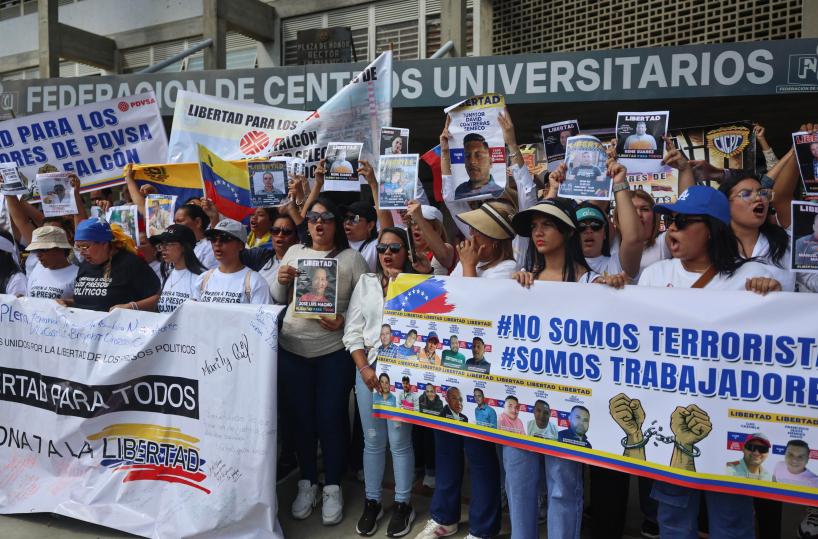 Venezuela, studenti in piazza per l'amnistia e la libert&agrave; dei prigionieri politici