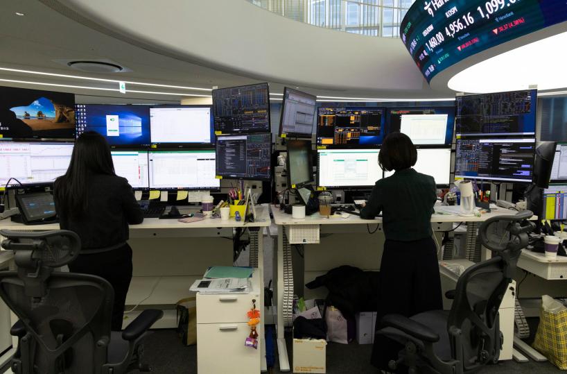 Borsa: l'Asia chiude positiva tra tensioni geopolitiche e Ia