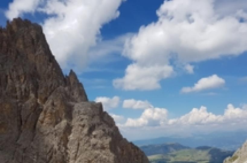 Dolomiti: a passo Sella via divieti