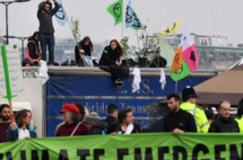 Clima:protesta davanti a Nyt, 70 arresti