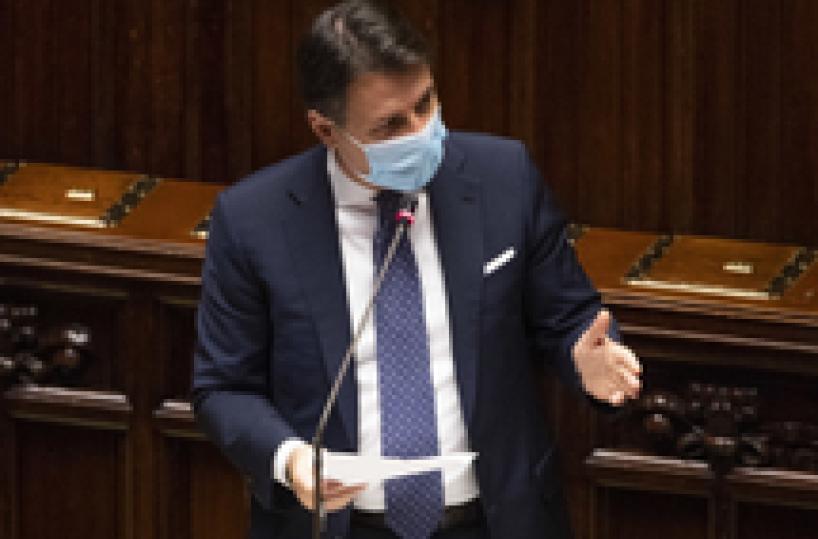 Covid 19, verso nuovo Dpcm: coprifuoco, megastore chiusi e Italia divisa in 3 aree di rischio. Decaro: «Scelta sofferta»
